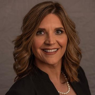 <span class="name">Stephanie Graves</span><span class="title">EXECUTIVE | SPEAKER | MOTIVATOR</span><span class="company">Q10 Property Advisors</span>